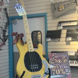 Bass Guitar Music man Sting ray