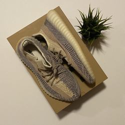 Yeezy 350 v2 *Ash Pearl* Size 11.5