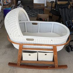 Baby Cradle/Bed