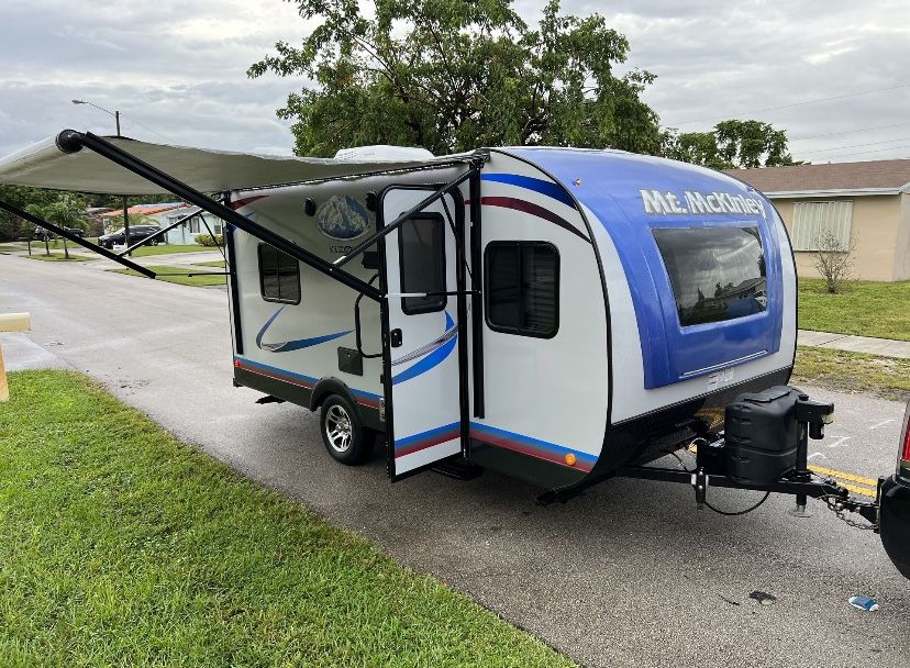 RV 17-19 Foot for Sale in Hollywood, FL - OfferUp