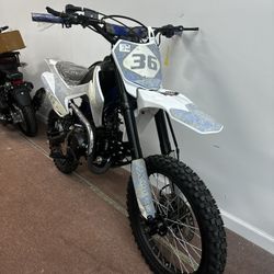 Brand New Dirt Bike 125cc Manual Full Size 