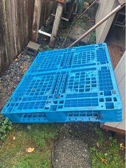 Plastic pallets