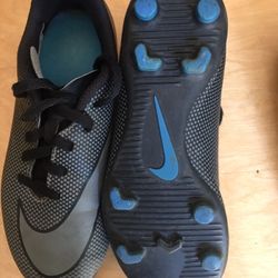Kids Soccer Shoes 