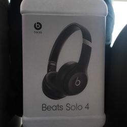 Beats Solo 4 