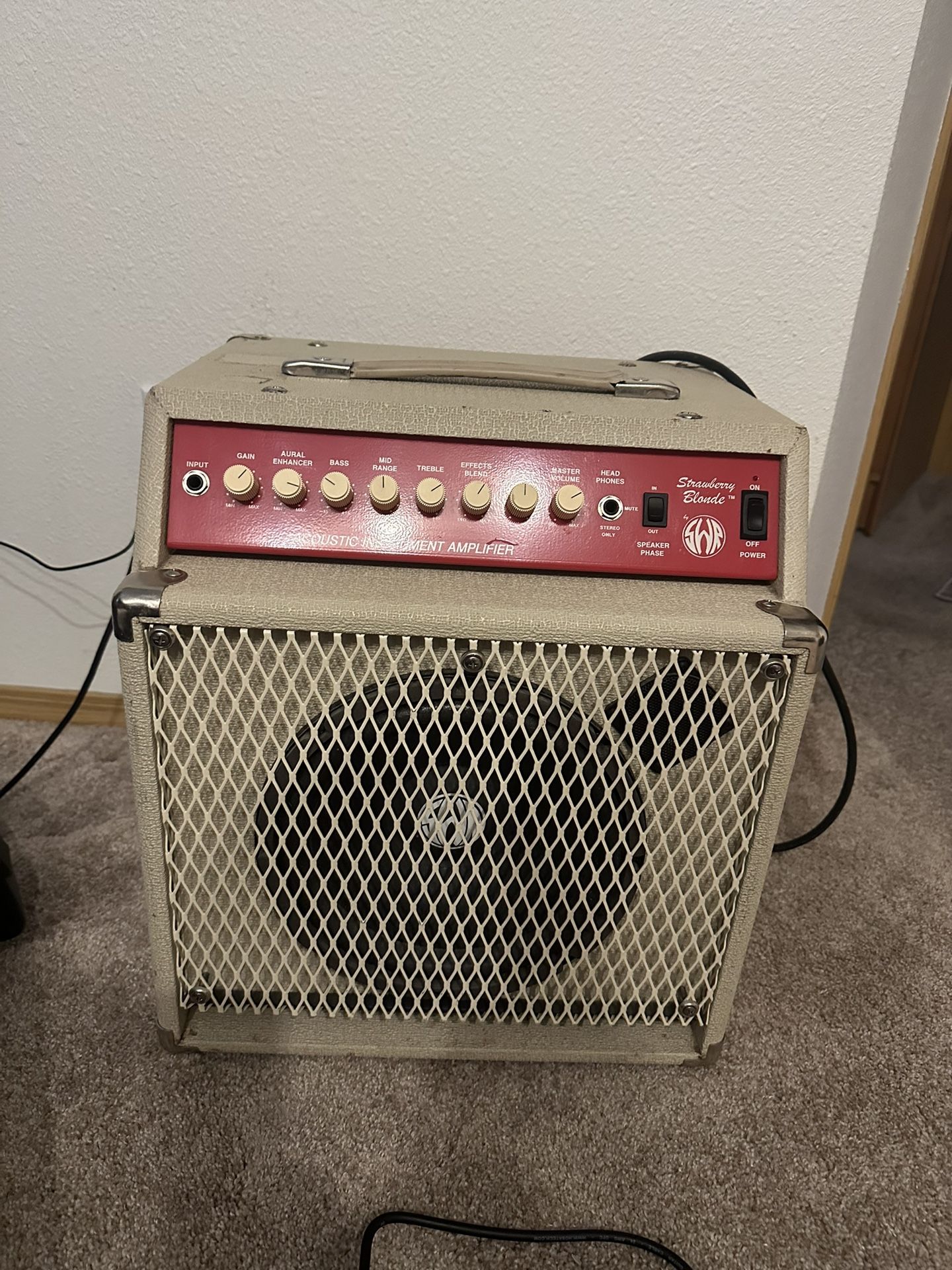 SWR Strawberry Blonde Acoustic Guitar Amp