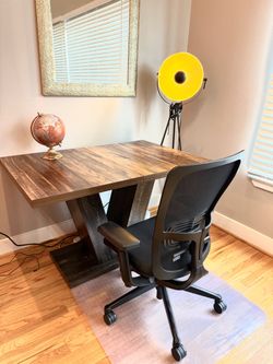 Desk set