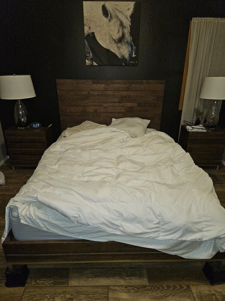 QUEEN size Bedroom Set