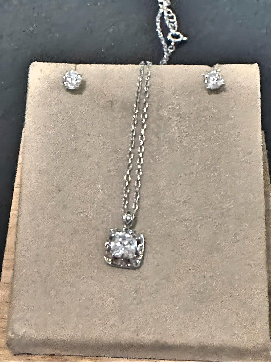 Tacori Diamond Necklace With Matching Earrings 