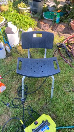 Shower chair price 15$. Pick up. E.  72. and. Grandview.  E.  Tacoma