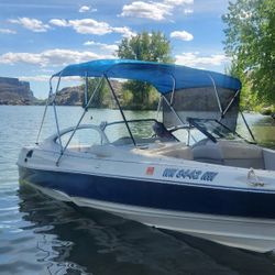 Regal LSR 2100 Boat
