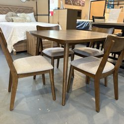 New 5pc Dining Table Set