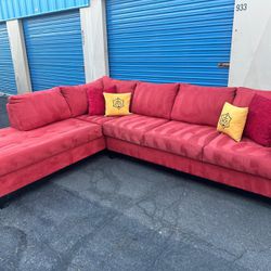Modern Sectional Couch 🛋️ Like New , Very Clean,