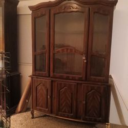 Cabinet & Kitchen Table 