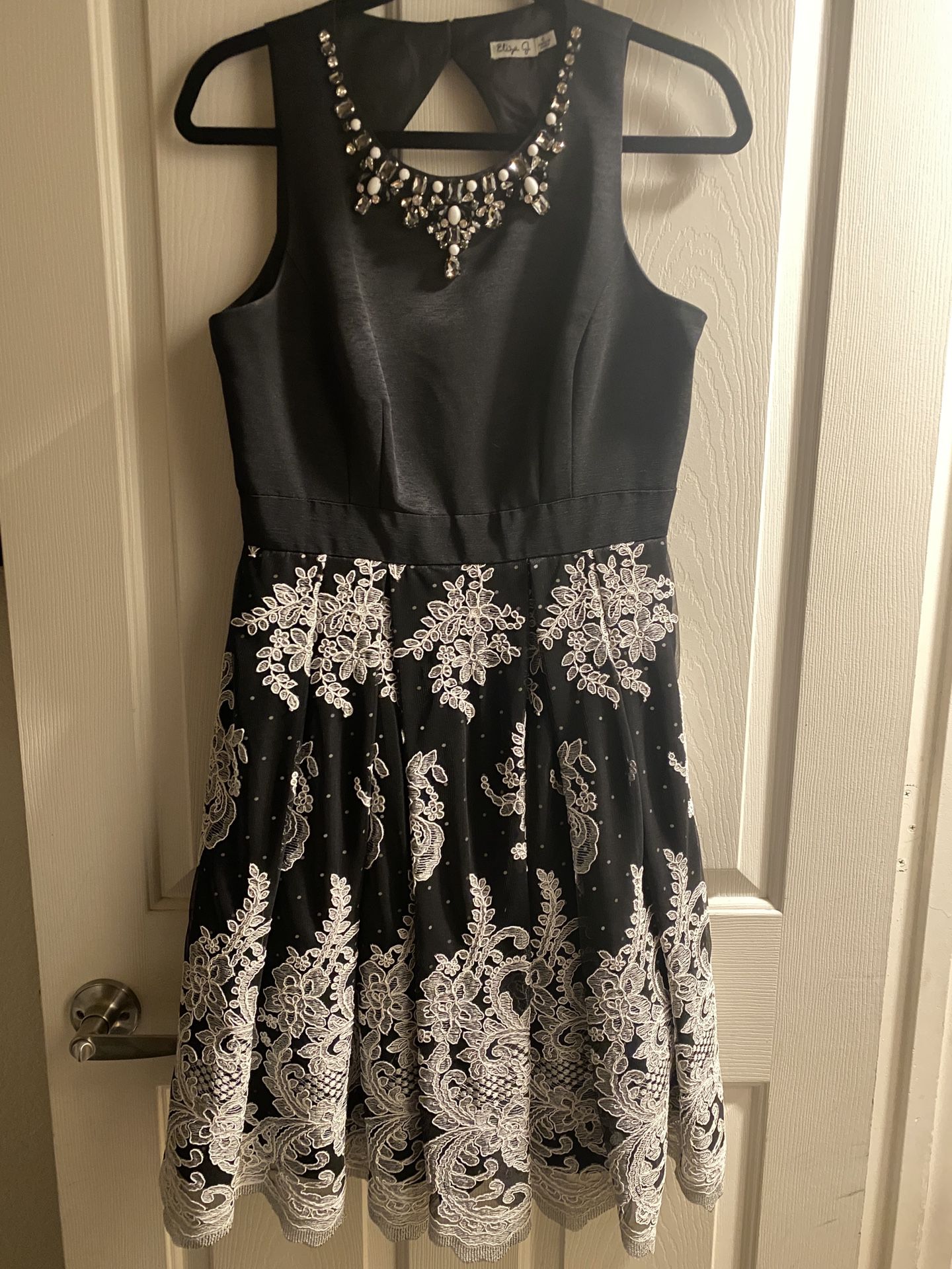 Black & White Size 6 Eliza J Party Dress