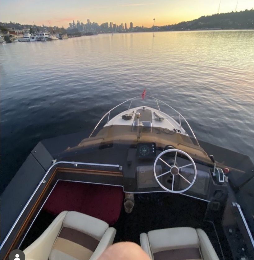 1980 Sea-ray Cabin Cruiser Boat.        Trade For Nice Dingy Or Car ?