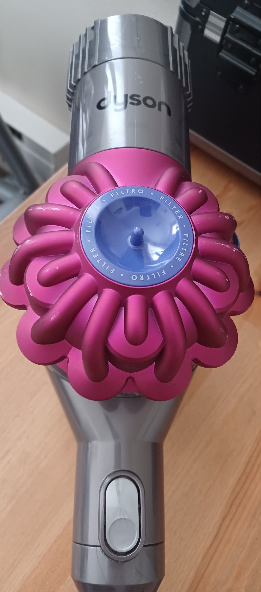 Dyson V6 Stick Vacuum With All Parts