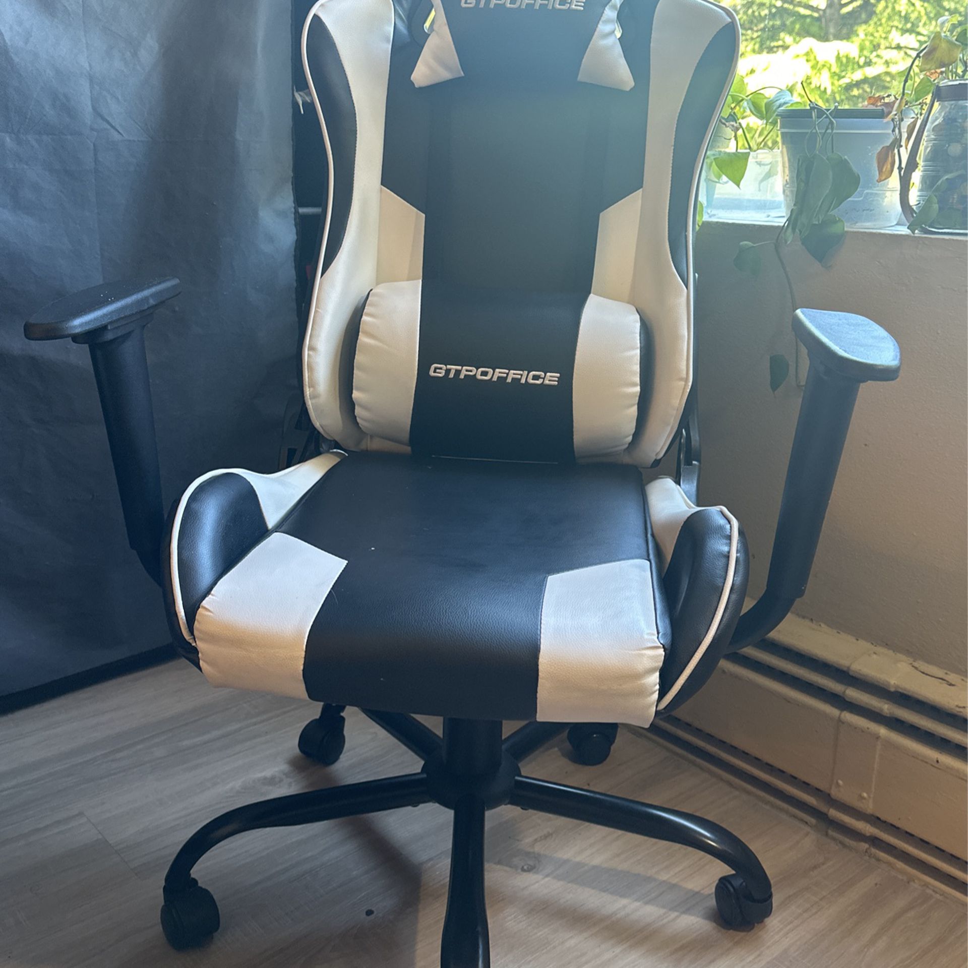 Gaming Chair | Like New