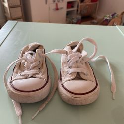 Size 5 Toddler Converse 