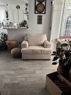 Accent beige large chair