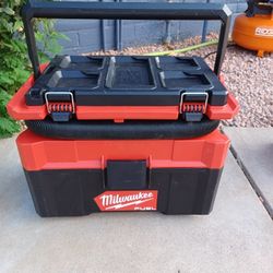 VACUUM MILWAUKEE TOOL ONLY 