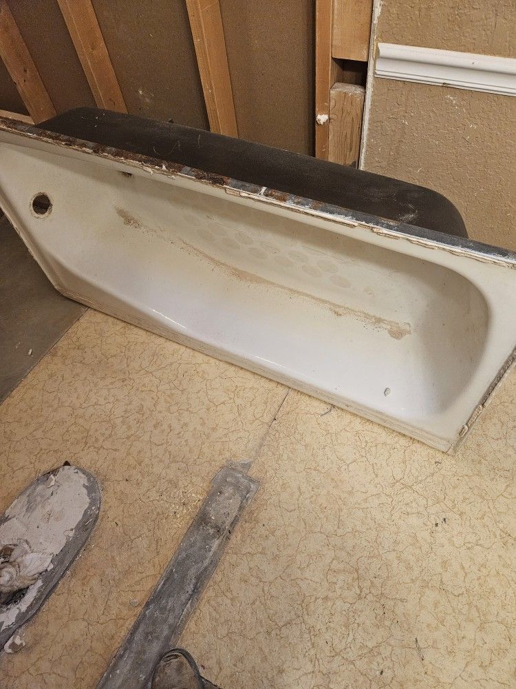 30x60 Used Cast Iron Bathtub