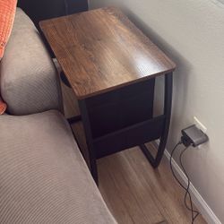 Side Table W Magazine Holder