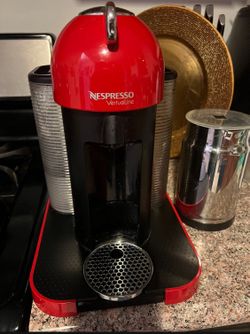 Nespresso Coffee Maker & Milk Frother 