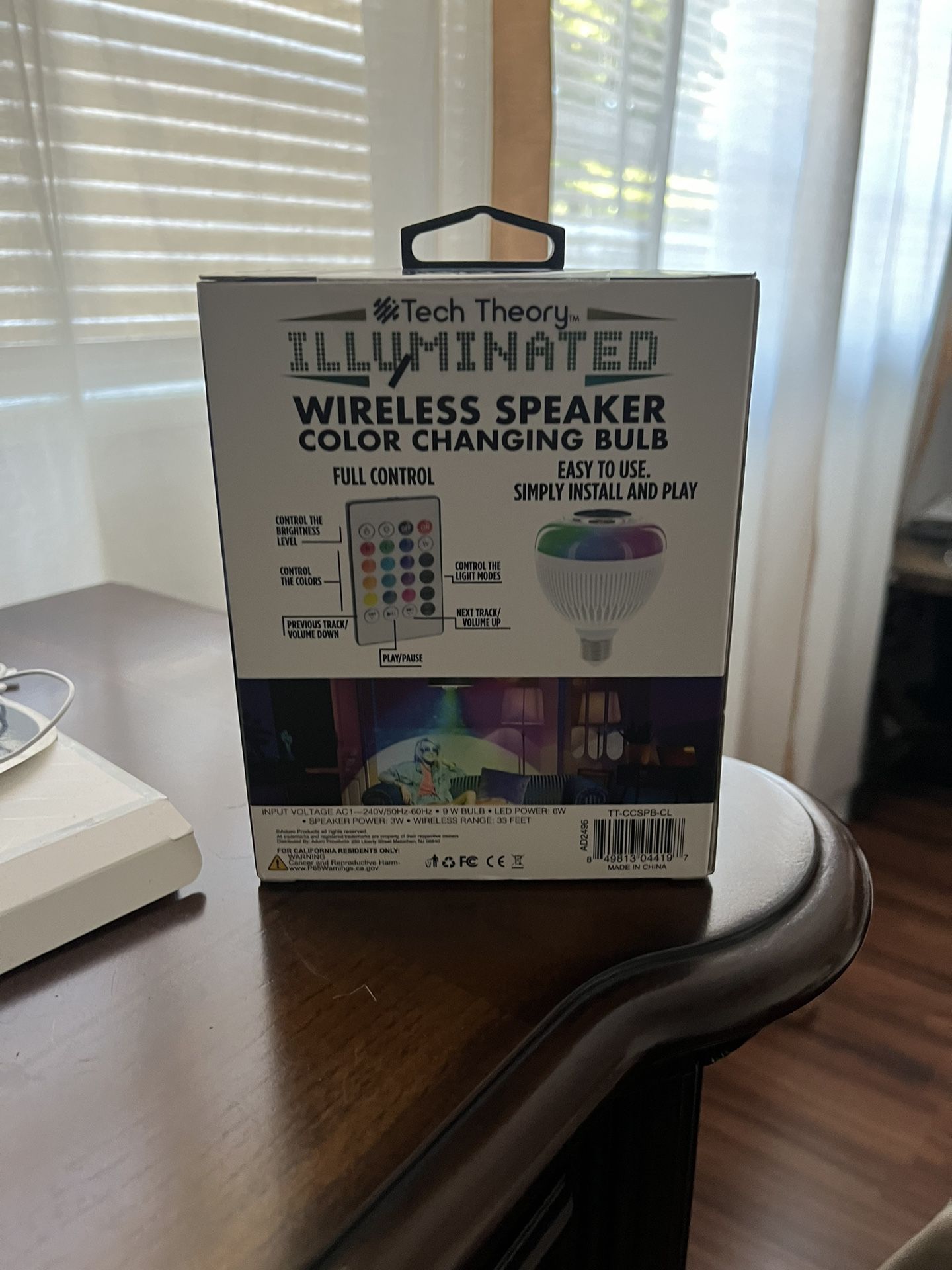 Led Color-Changing Bulb + Speaker