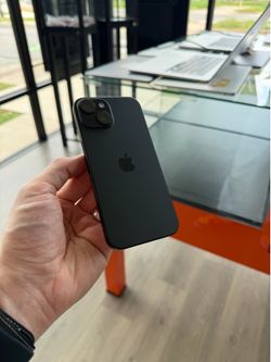 Apple iPhone 15 128GB Unlocked to any carrier! 90 day warranty! We offer financing!