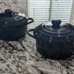 Kook Mini Cocotte Set – 12 oz stoneware ramekins with lids. Oven safe to 350°F, microwave & dishwasher safe.