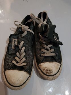 Converse size 5 juniors