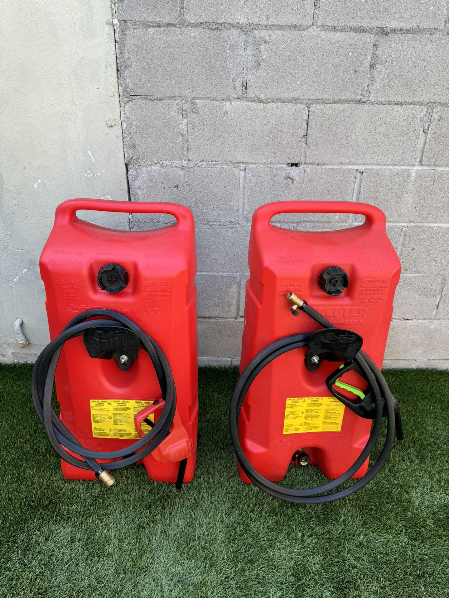 Scepter Flo N' Go Duramax 14 Gallon Portable Gas Fuel Tank Container Caddy with LE Fluid Transfer Siphon Pump and 10 Foot Long Hose, Red