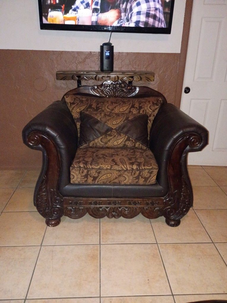Victorian Single Couch