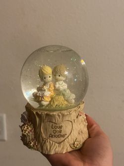 Precious Moments 'Love One Another' Snow Globe