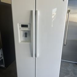 GE® 36 in. 25.3 Cu. Ft. White Side-by-Side Refrigerator can deliver  Retail price $1700