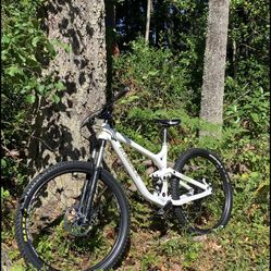 2018 Commencal Meta SX Mountain Bike (Size Medium on 27.5” Tires) 