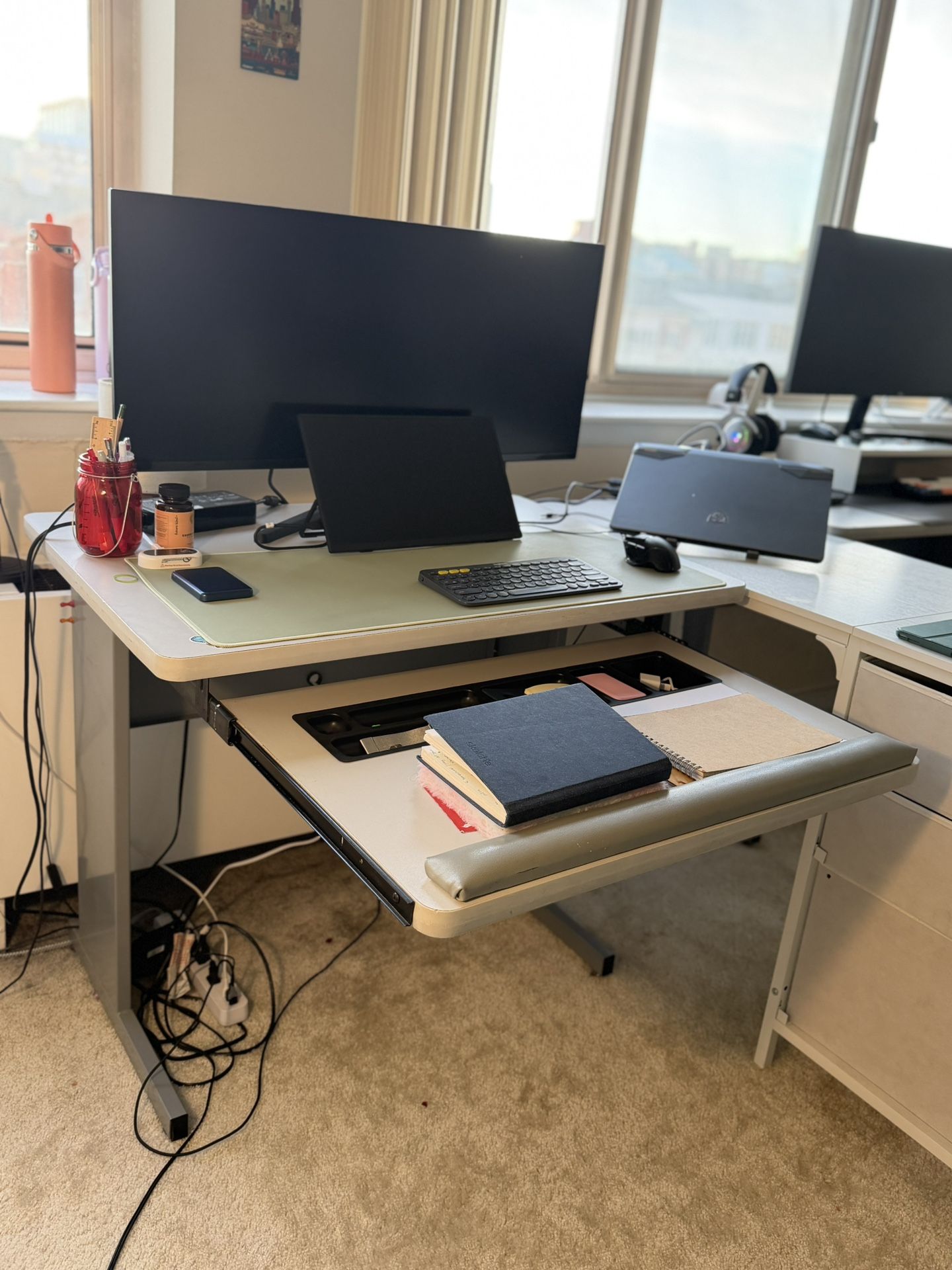 Working Desk 