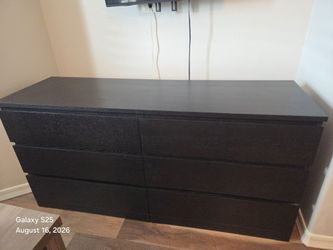 Stylish Black 3-Piece Bedroom Set – Dresser + 2 Nightstands