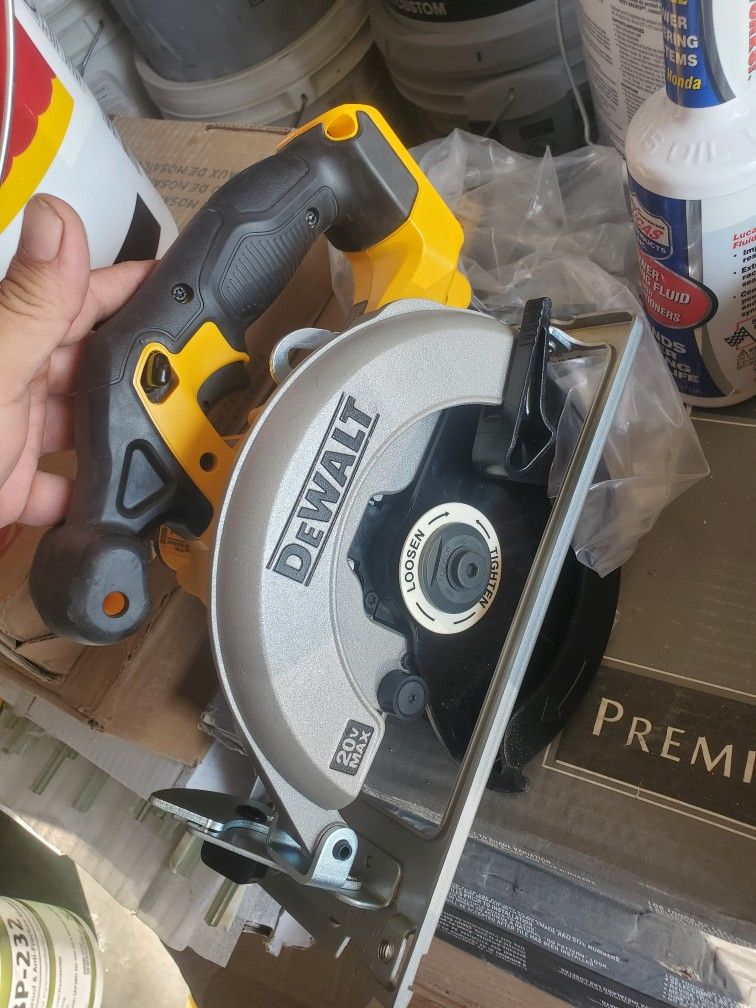 BRAND NEW circular Saw Never Been Used Still One Year Warranty From Factory 