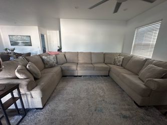 Large U-Shaped Sectional – Great Condition