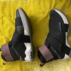 Nike Lebron Soldier 10 Iridescent 
