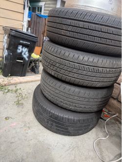 Toyota Camry rims with hubcaps