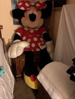 Giant Minnie Mouse