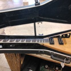 Jackson Randy Rhoads V ($275)