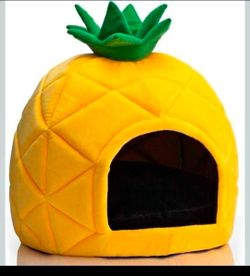 Cozy, Warm Cave for Small Pets - Pineapple Shape