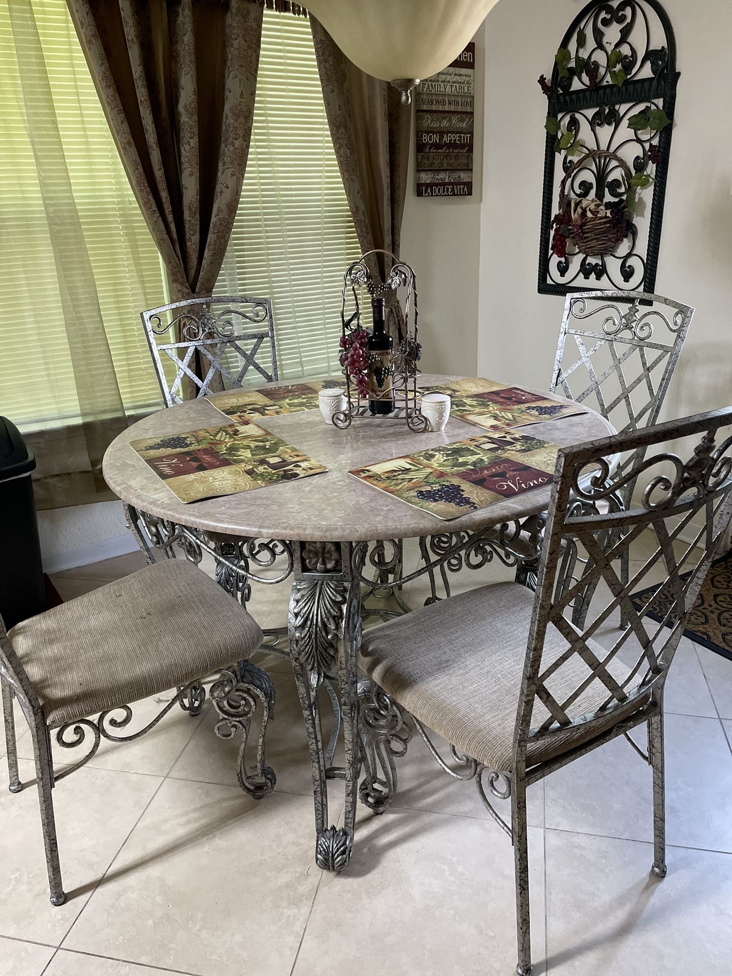Round Table And Chairs