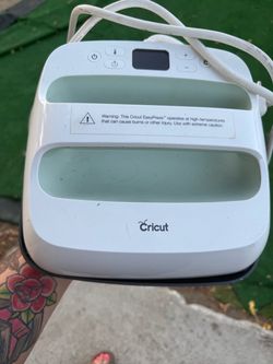 Cricut EasyPress Heat Press Machine