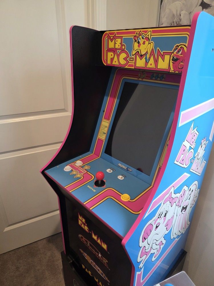 MsPac Man- 4 -1 MS PAC MAN, PAC MAN PLUS, PAC MANIA AND GALAXIAN. Get Ready For Endless Fun!! Challenge Your Family And Friends!!