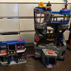 Batman Batcave playset