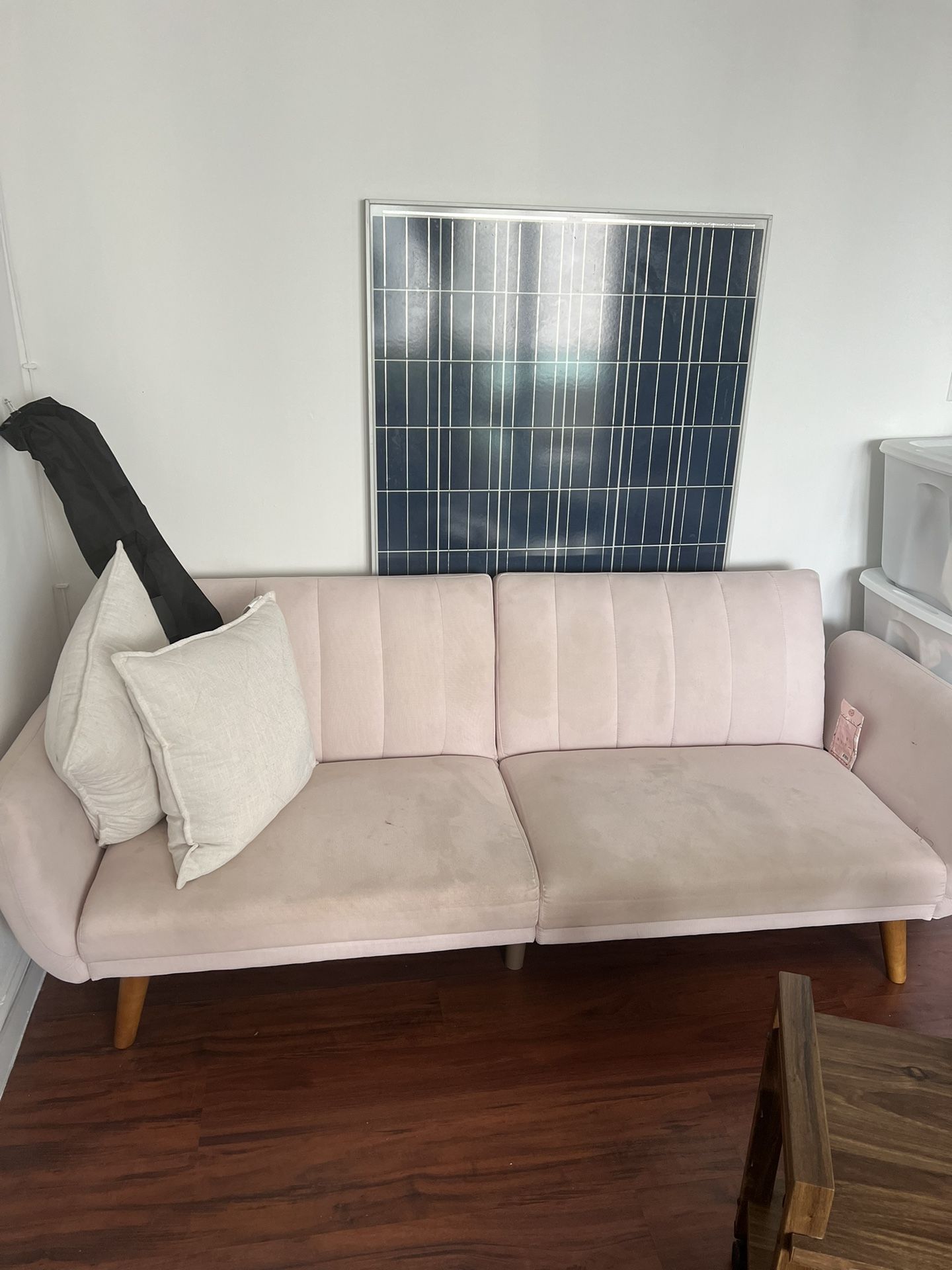 FREE FUTON COUCH MUST PICKUP TODAY for Sale in Miami Beach, FL OfferUp